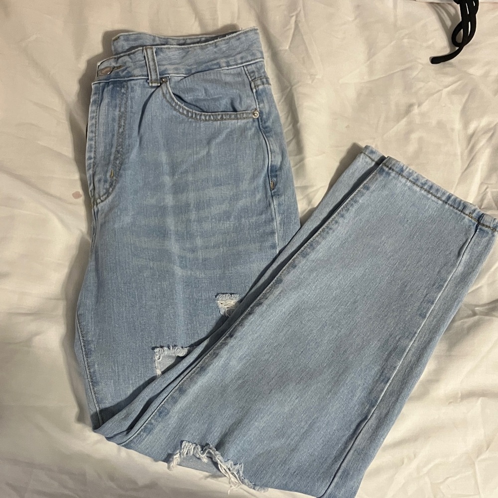 Loose Ripped Jeans